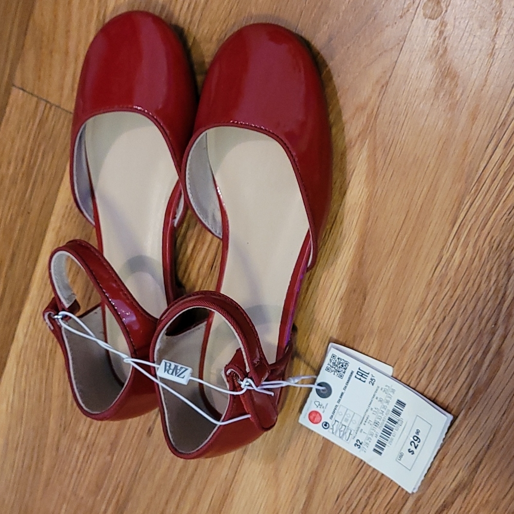 Zara flats size 32